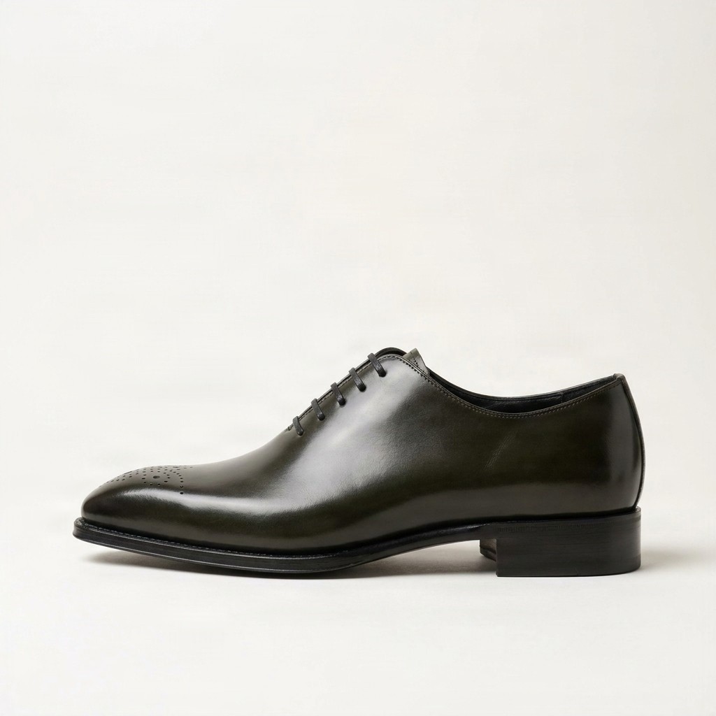 Men's leather brogues medallion in green