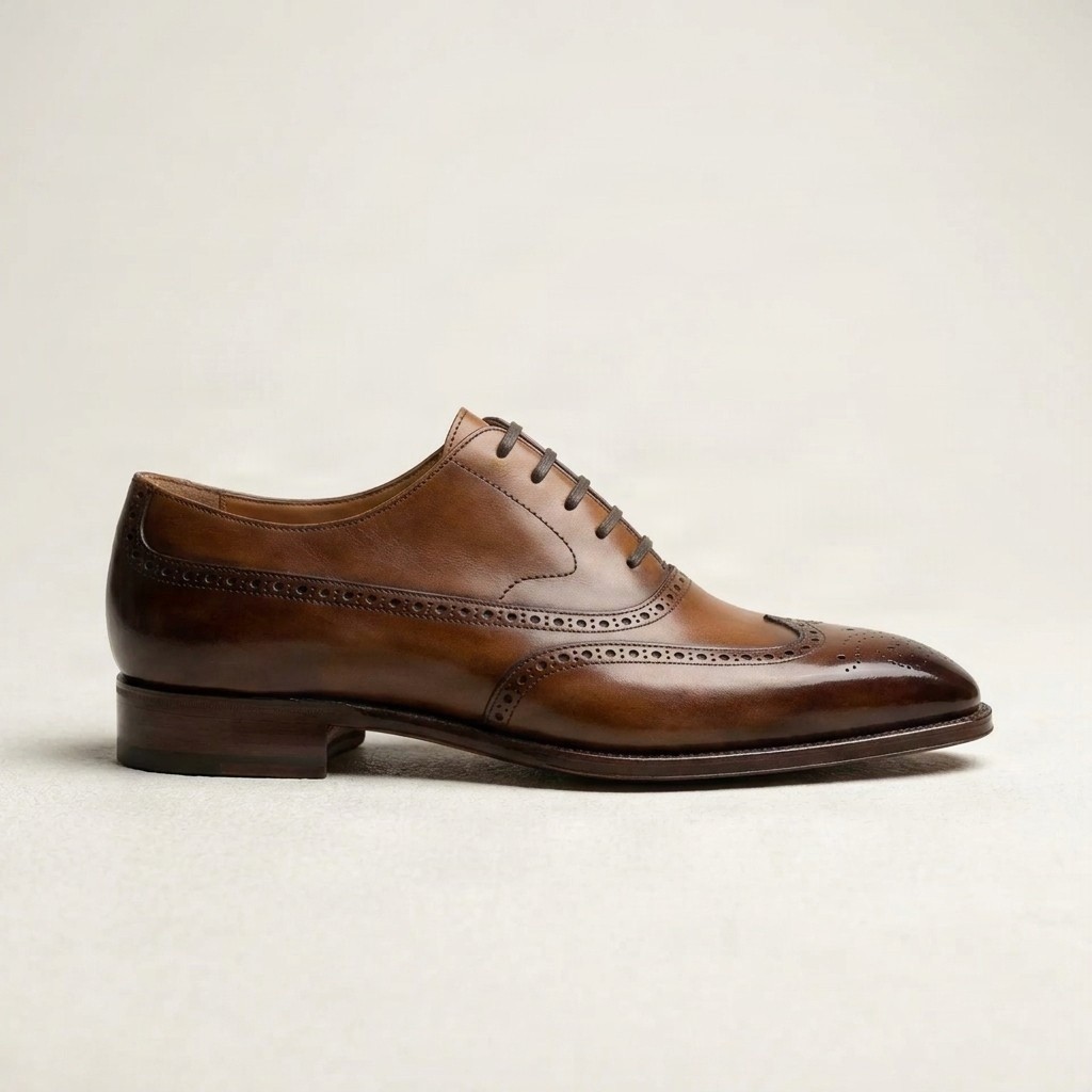 Men's leather wingtip brogues in brown