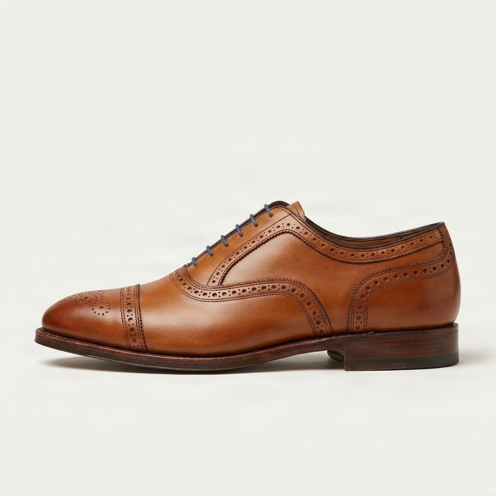 Brown leather wingtip brogues toe for men