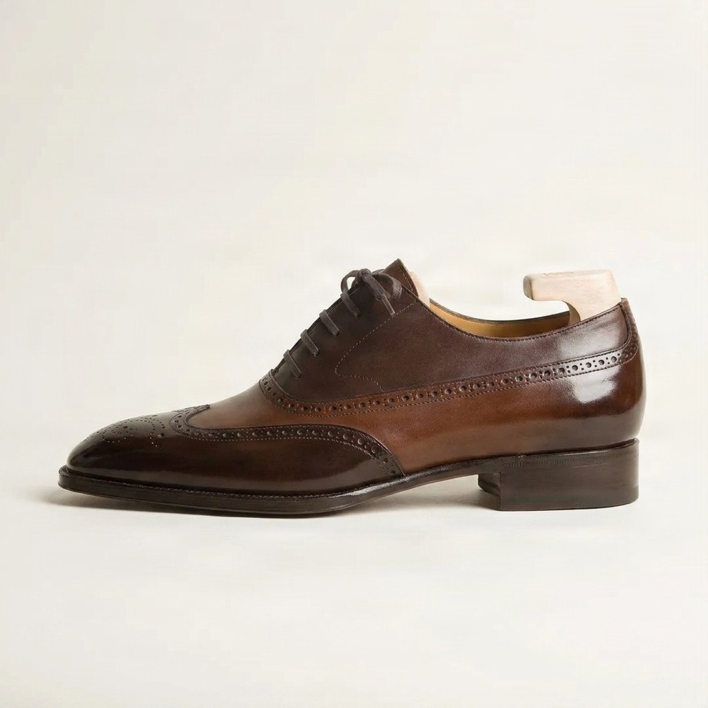 Men's leather brogues in brown and tan