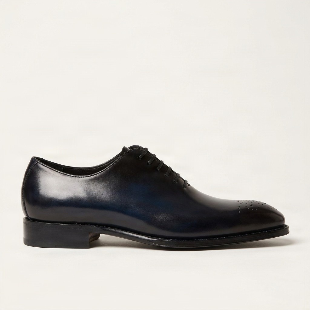 Men's leather brogues in navy