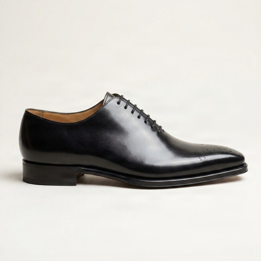 Black leather brogues medallion for men