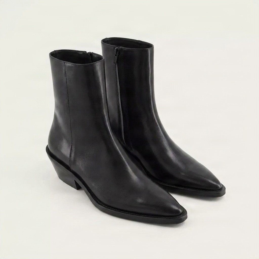 Men's leather ankle boots in black