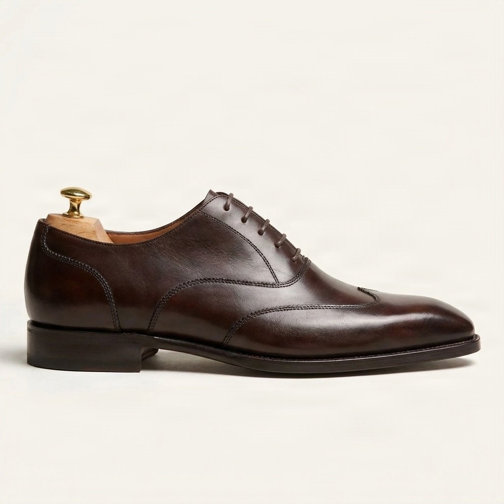 Men's leather wingtip brogues w shaped in brown