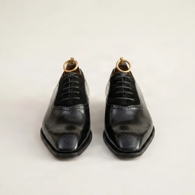 Black wingtip brogues leather shoes